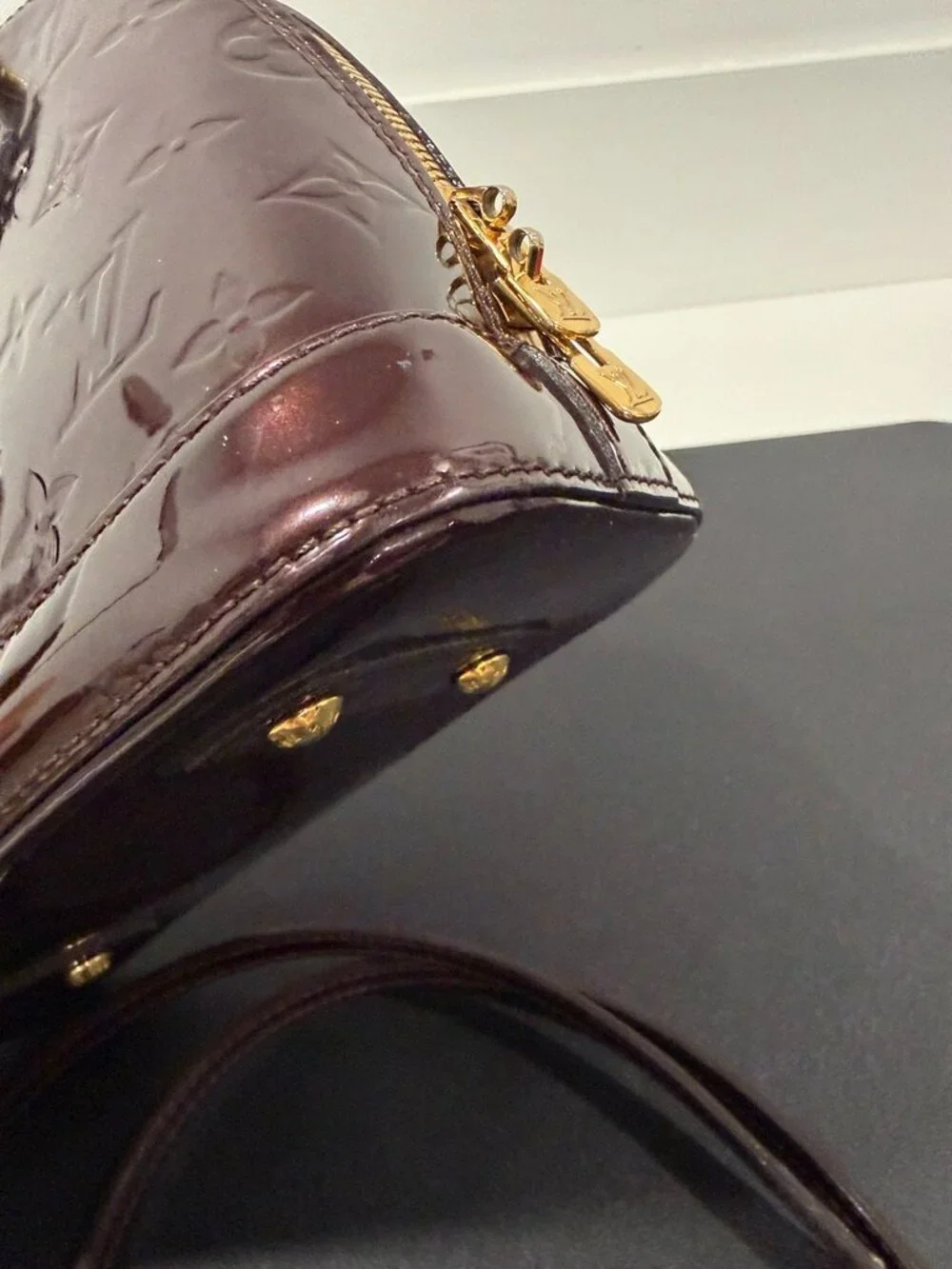 Louis Vuitton Alma BB Patent Leather Handbag (JB1507)